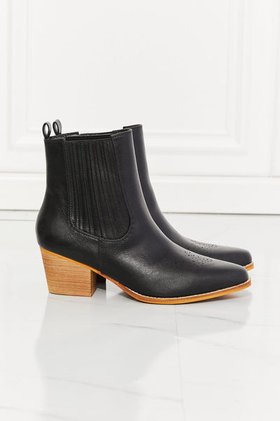 Trendsi Shoes MMShoes Love the Journey Stacked Heel Chelsea Boot in Black